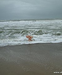 Beach Babes Flashing